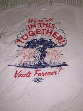 Prime Video Amazon shirt L?